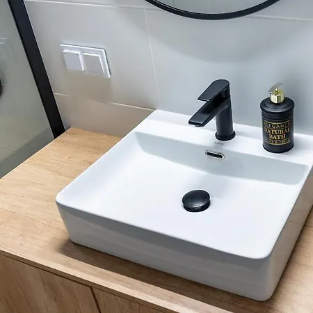 Sliska 3 - - 100m Od Zlotych Tarasow Oraz 200m Od Dworca Centralnego, Piekny Widok Na Panorame Warszawy - Wifi - Smart Tv 55 Cali - Better شقة